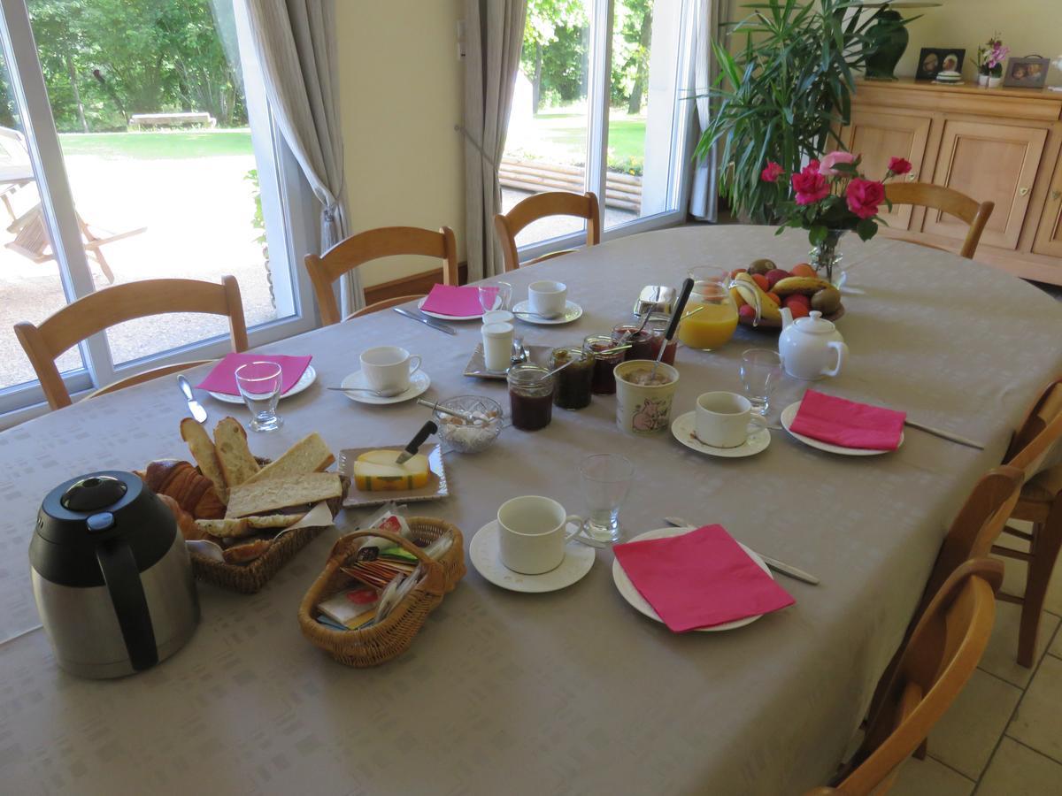Les Quatre Saisons Bed and Breakfast Moitron-sur-Sarthe Exterior foto